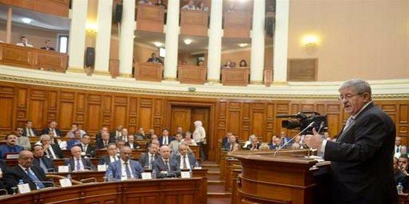 الجزائر : قانون المالية 2018 :تخصيص 400 مليار دينارلتسديد مستحقات المقاولين