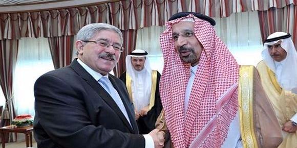 الجزائر : وزير الطاقة السعودي يبدي حرص بلاده للاستمرار في العمل المشترك لإعادة التوازن لأسواق النفط في 2018