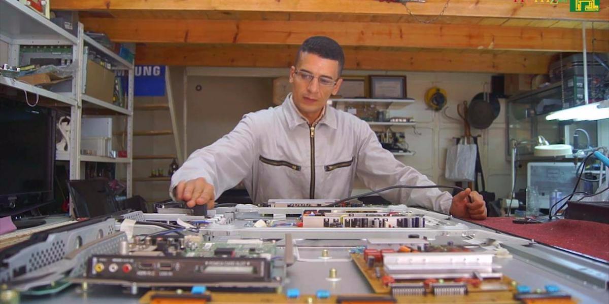 Algérie: Un jeune invente un téléviseur à écran recto-verso