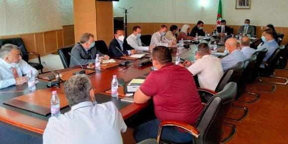 Algérie :Aviation civile-transport maritime, Bekkaï rencontre des investisseurs privés